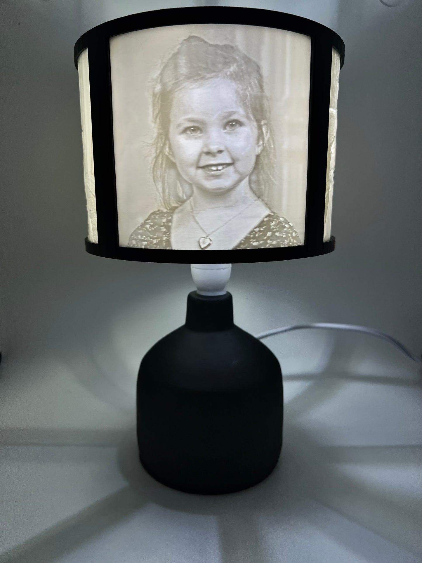 Black Round Photo Lamp